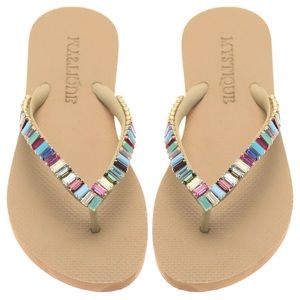 New with tags Mystique Anchorage studded flip flops